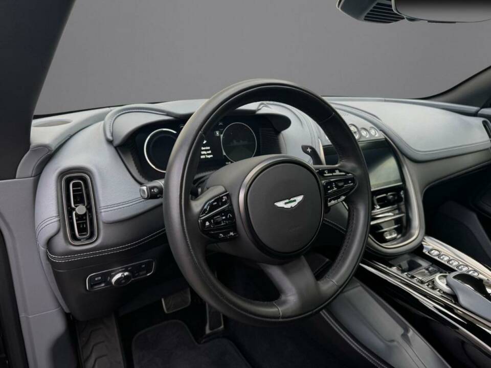 Image 6/13 de Aston Martin DBX 4.0 V8 (2021)