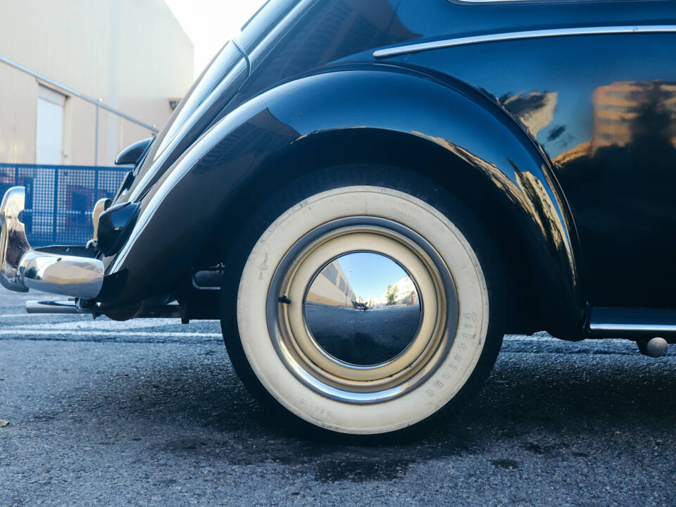 Image 57/130 of Volkswagen Beetle 1200 Export &quot;Oval&quot; (1954)