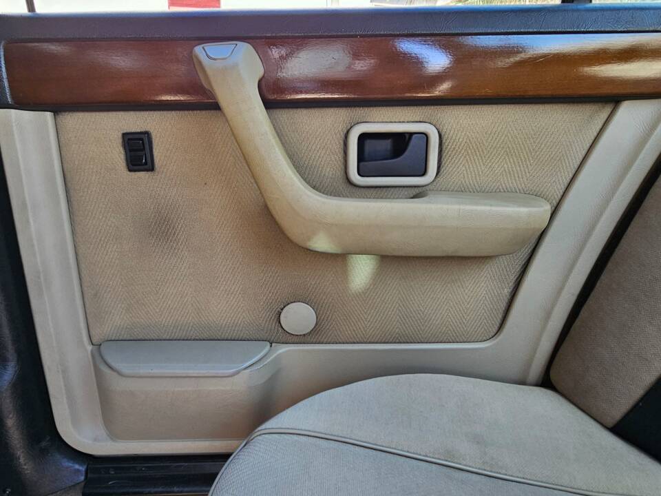 Image 17/100 of BMW 728i (1983)
