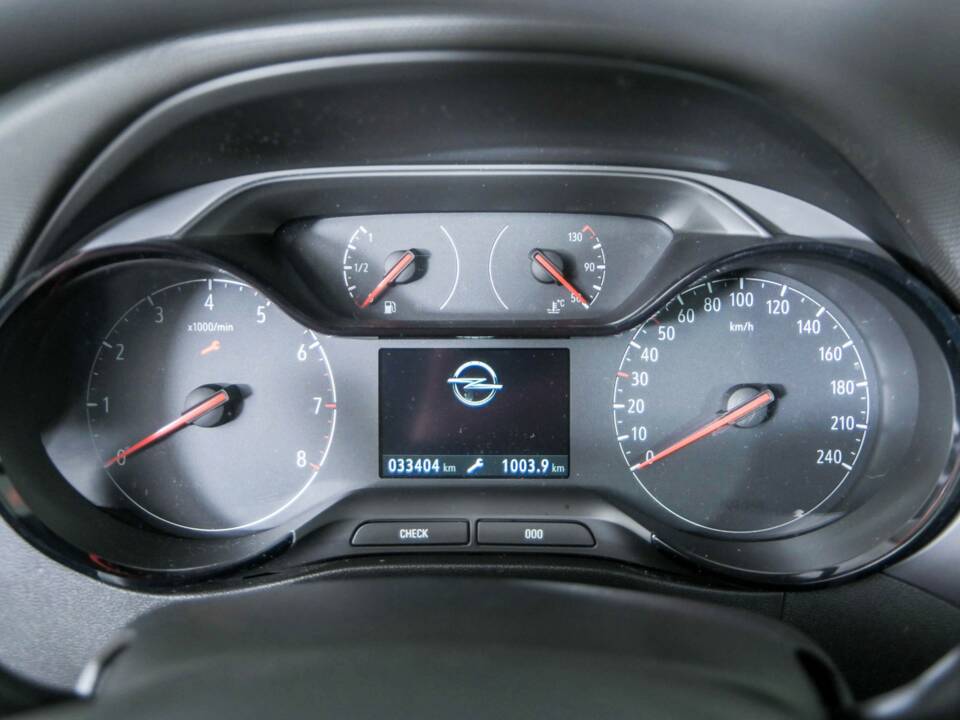 Image 15/50 de Opel Crossland X 1.2 Turbo (2020)