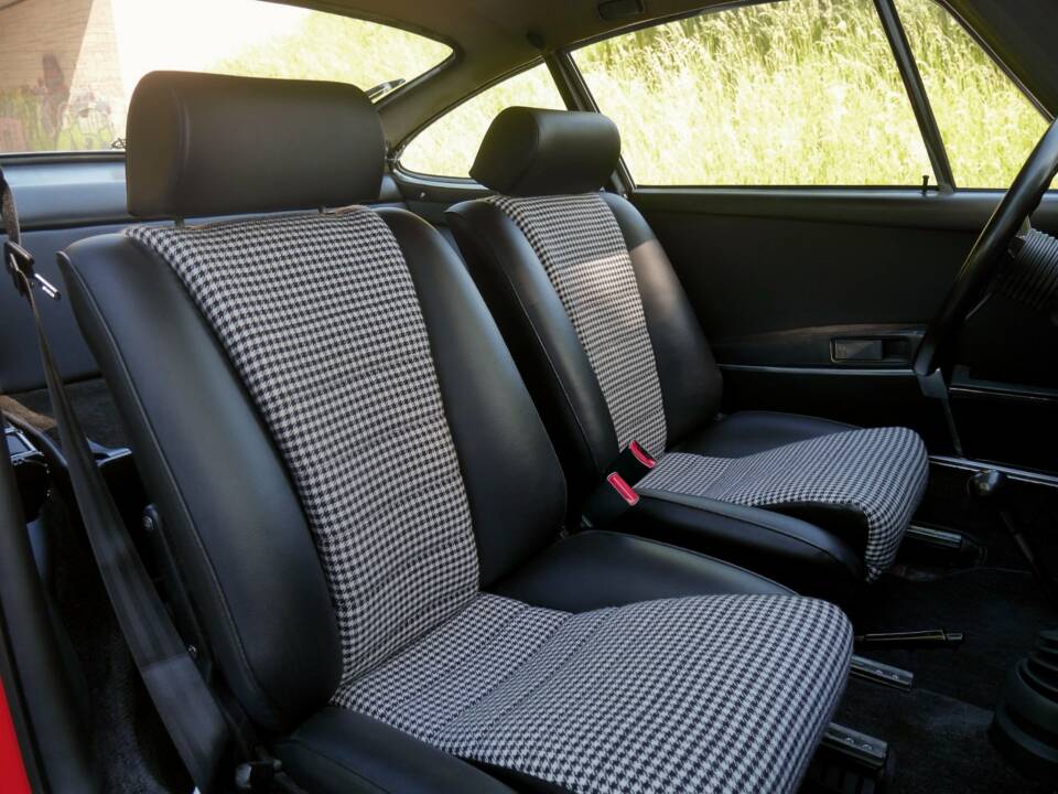 Image 36/50 de Porsche 911 2.4 S (1900)