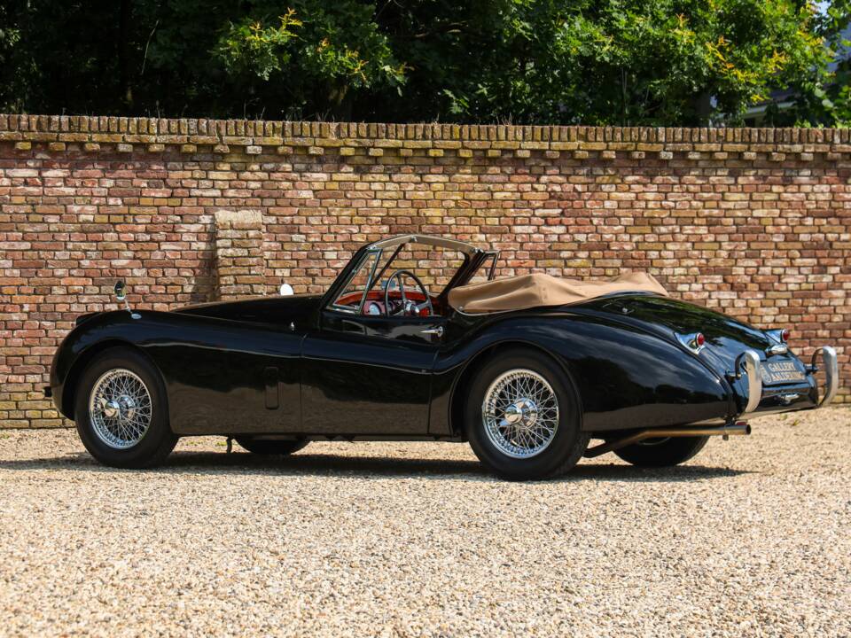 Immagine 43/50 di Jaguar XK 120 DHC (1953)