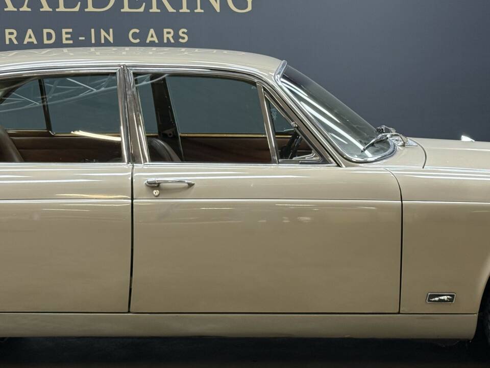 Bild 43/50 von Jaguar XJ 6 4.2 (1972)