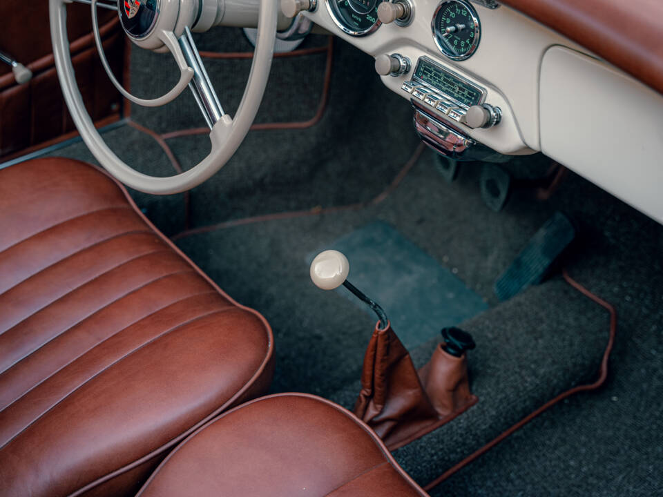 Image 44/70 of Porsche 356 A 1600 S (1958)