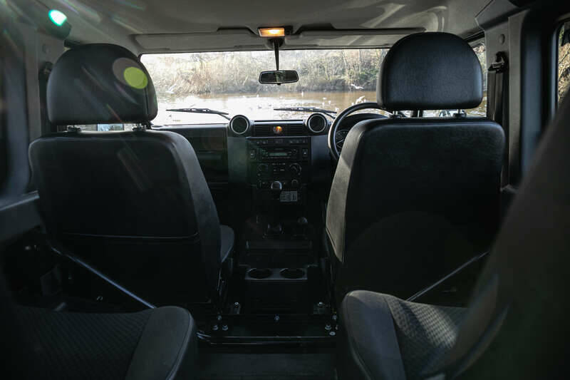 Immagine 30/34 di Land Rover Defender 90 TD4 (2008)