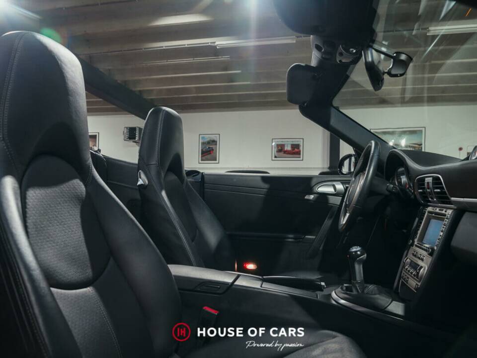 Image 18/25 de Porsche 911 Carrera 4S (2008)