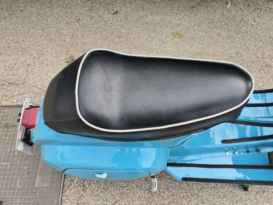 Image 15/21 of Piaggio Vespa 50 R (1971)