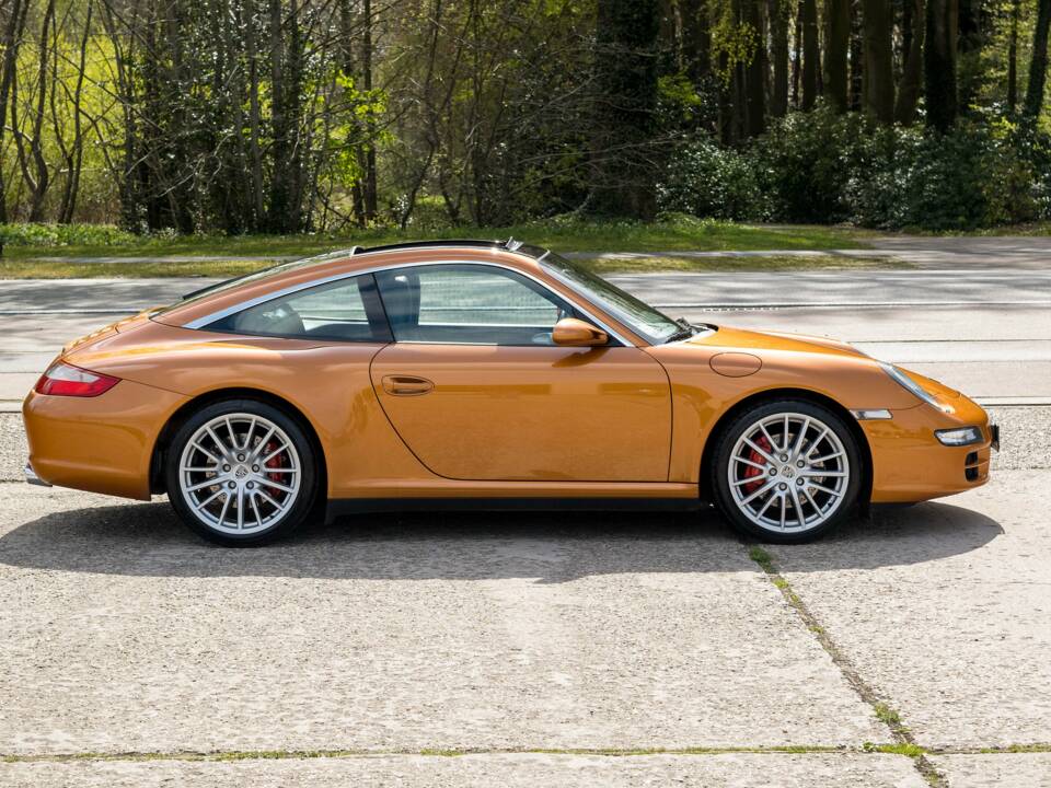Image 9/34 de Porsche 911 Targa 4S (2008)