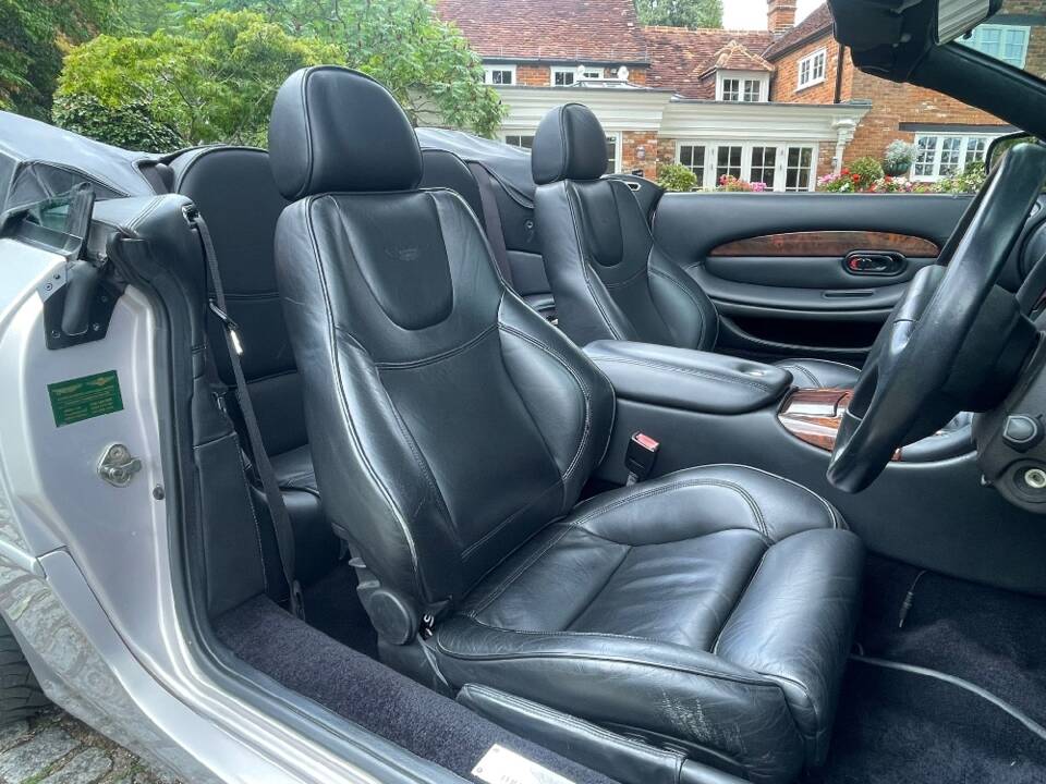 Bild 17/24 von Aston Martin DB 7 Vantage Volante (2000)