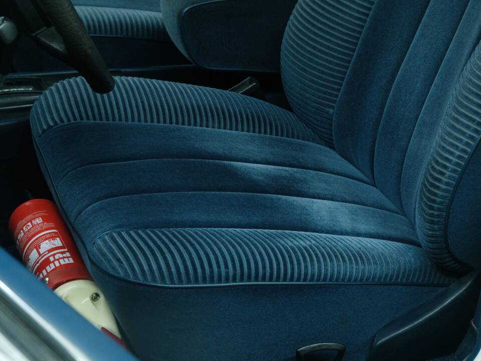 Bild 28/50 von Mercedes-Benz 230 (1977)