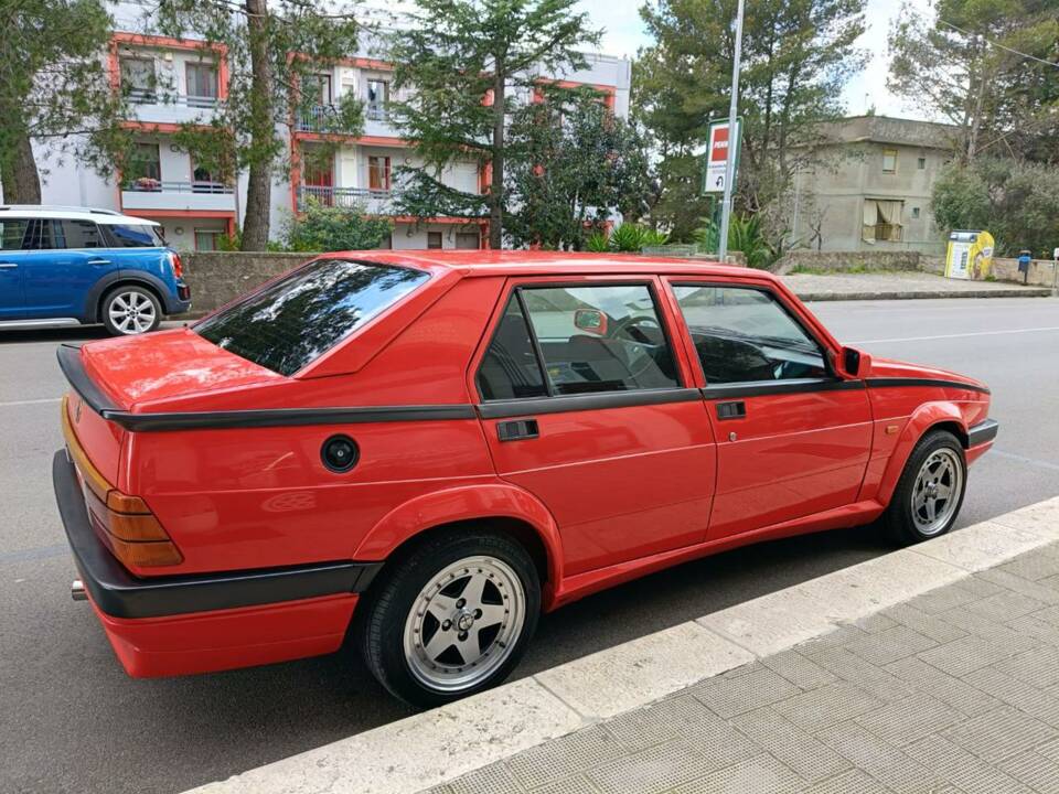 Image 3/42 of Alfa Romeo 75 1.8 (1991)