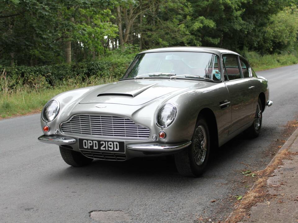 Imagen 3/18 de Aston Martin DB 6 (1966)