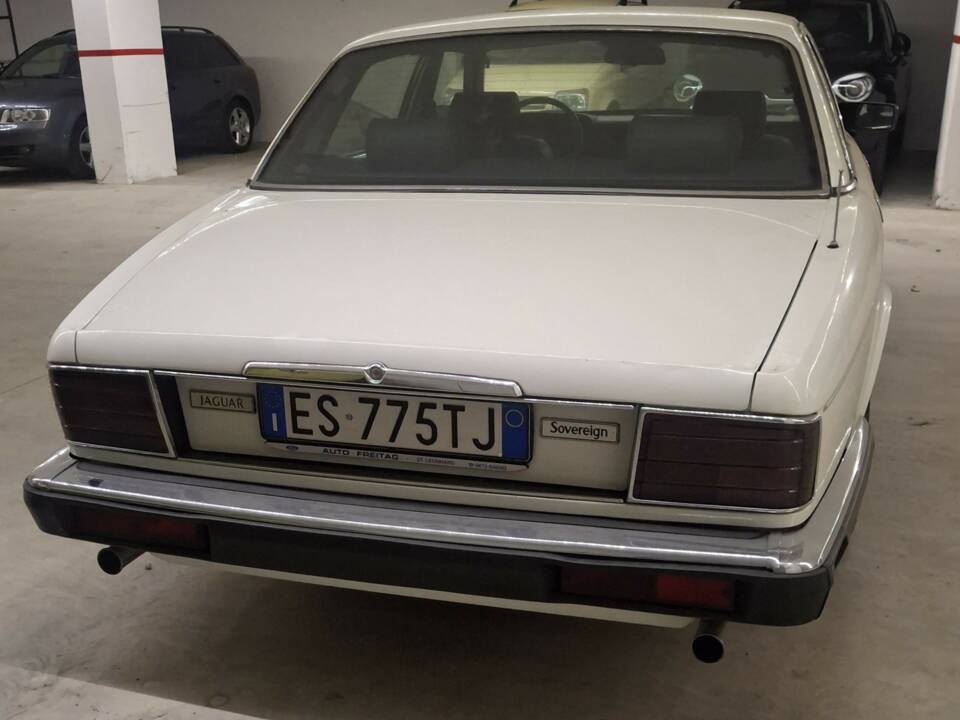 Image 4/7 of Jaguar XJ 40 4.0 (1990)