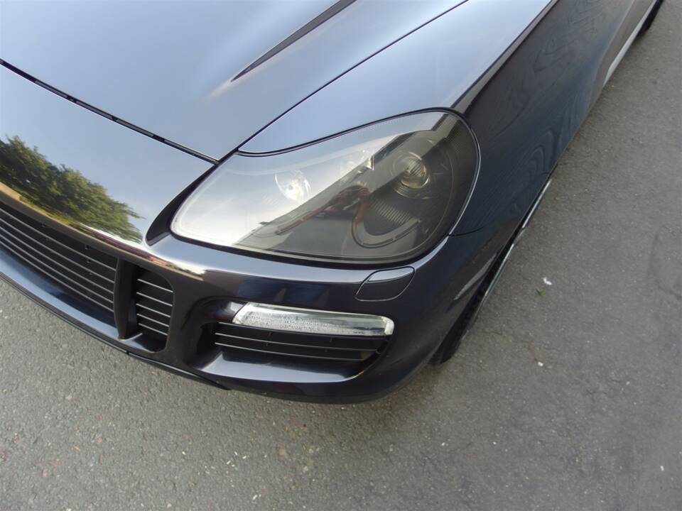 Image 34/93 of Porsche Cayenne Turbo (2007)