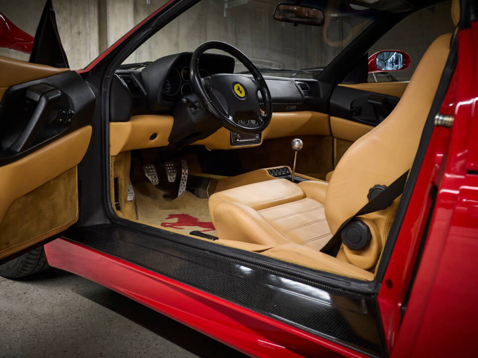 Image 56/99 of Ferrari F 355 Berlinetta (1997)