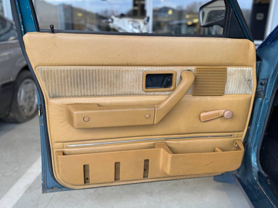 Imagen 11/19 de Volvo P 144 GL (1974)