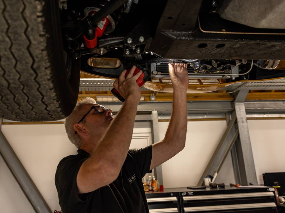 Bild 59/62 von Aston Martin DB 6 Mk II (1970)