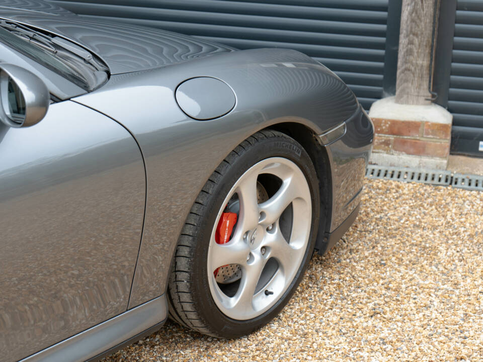 Image 45/50 of Porsche 911 Carrera 4S (2003)