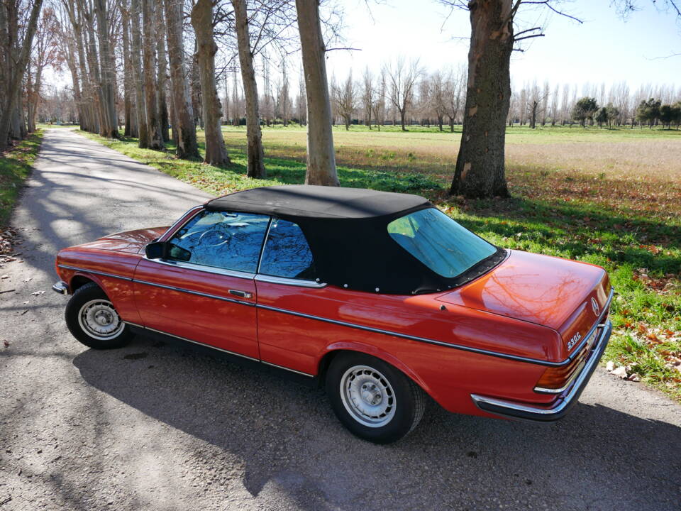 Image 26/29 de Mercedes-Benz 230 C (1977)