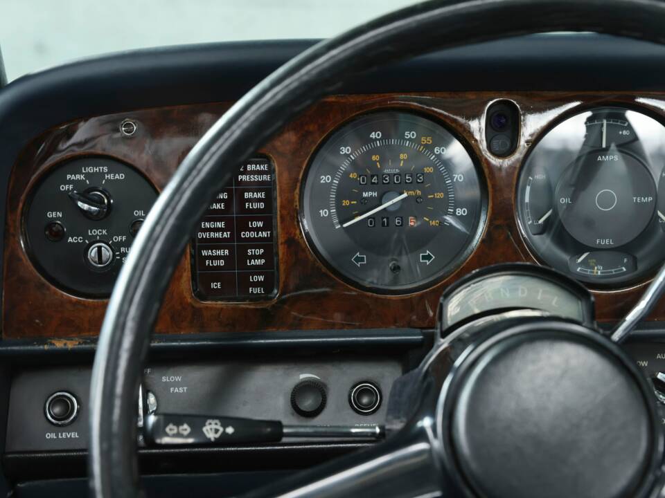 Image 20/48 of Rolls-Royce Corniche I (1980)