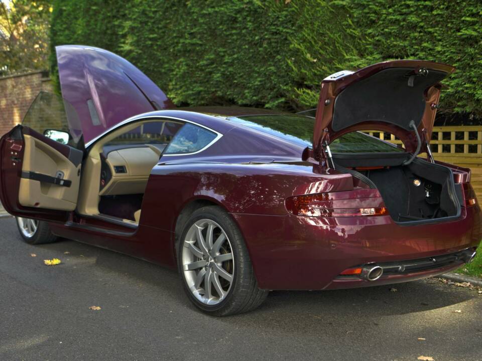 Bild 18/50 von Aston Martin DB 9 (2005)
