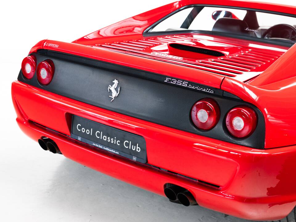 Afbeelding 32/40 van Ferrari F 355 Berlinetta (1996)