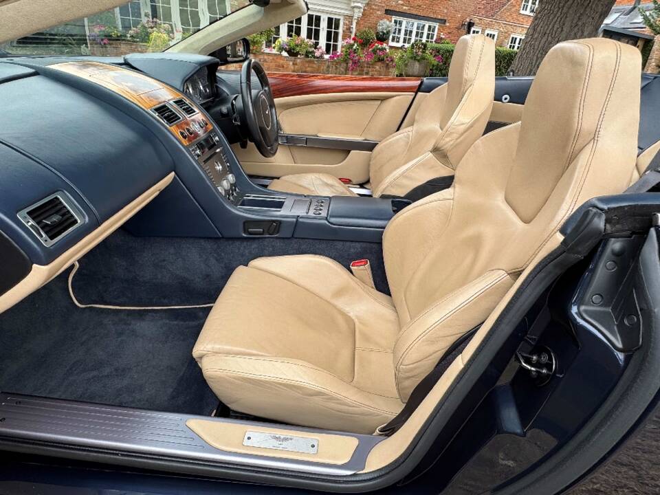 Bild 25/30 von Aston Martin DB 9 Volante (2006)