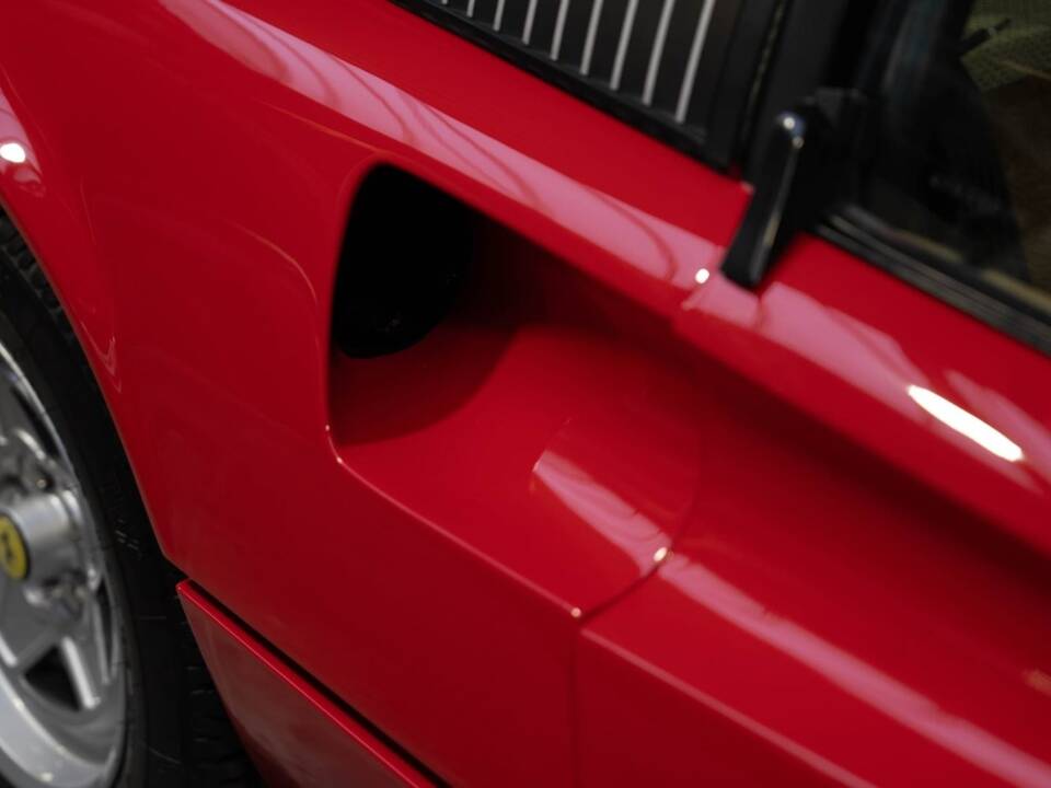 Bild 38/85 von Ferrari 308 GTSi Quattrovalvole (1985)