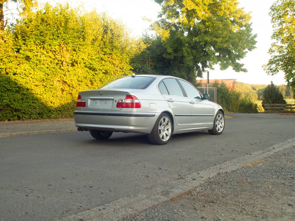 Afbeelding 32/58 van BMW 330i (2002)