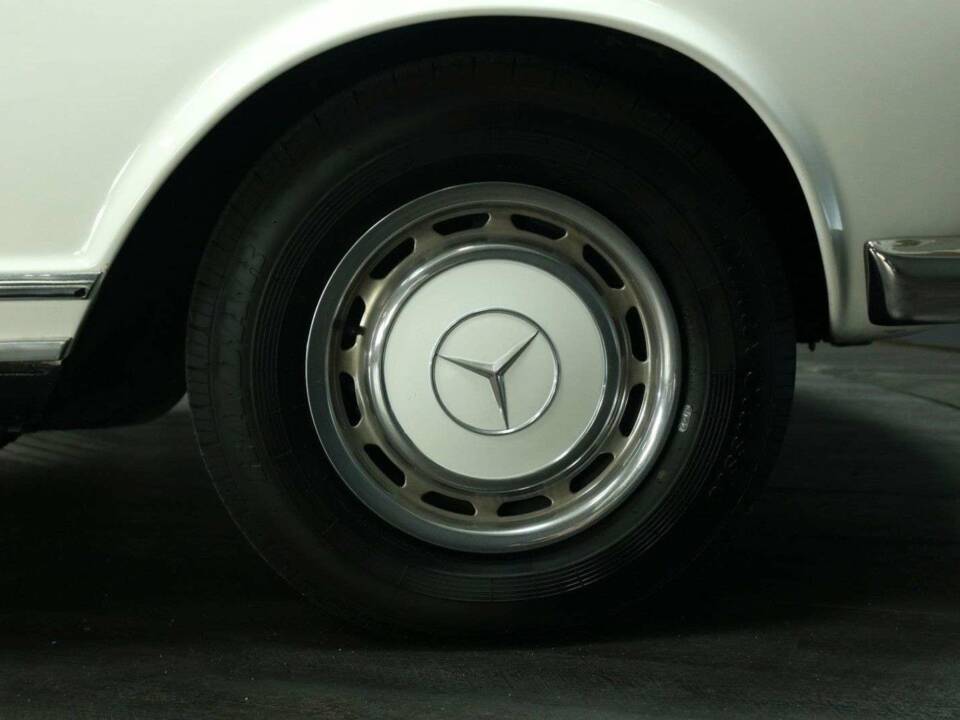 Image 50/50 of Mercedes-Benz 280 SL (1968)