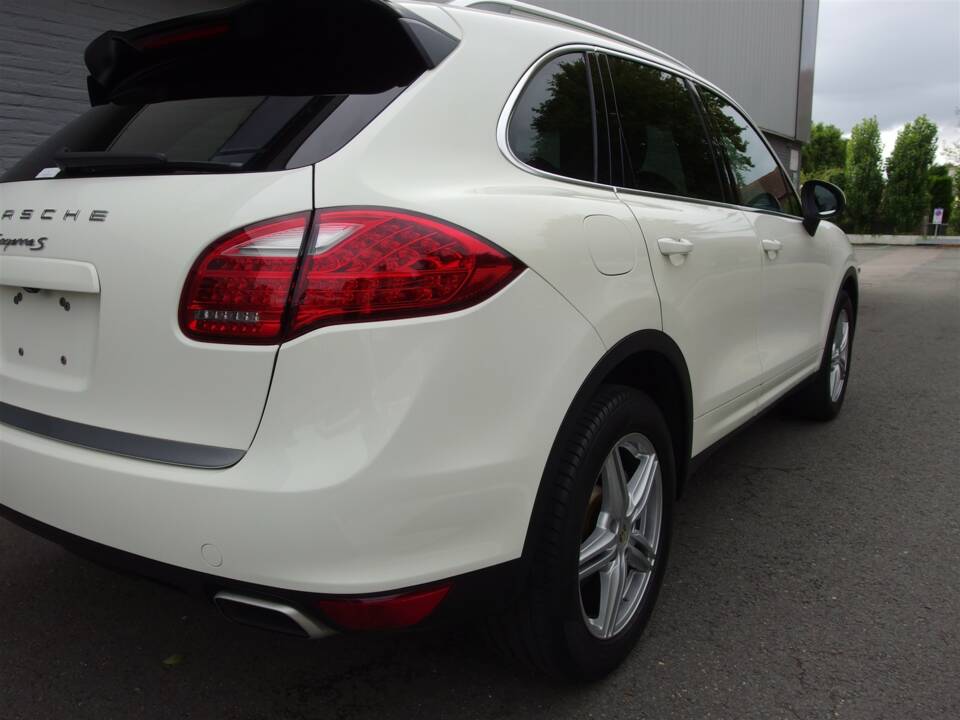 Bild 25/99 von Porsche Cayenne S (2010)