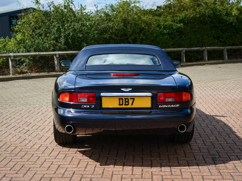 Image 36/50 de Aston Martin DB 7 Vantage Volante (2001)