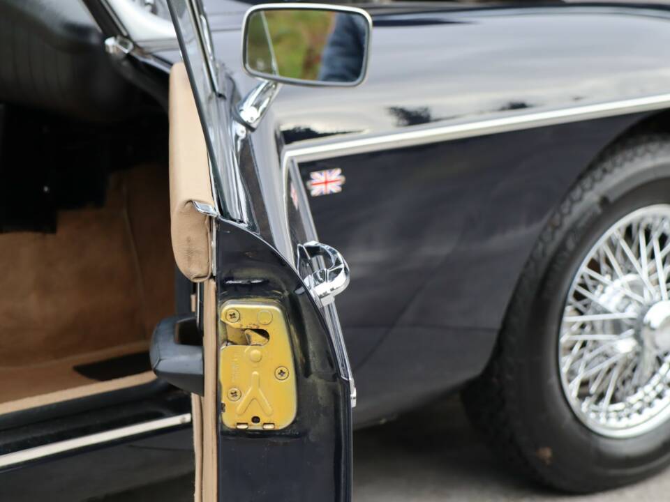 Afbeelding 27/50 van MG MGB (1973)