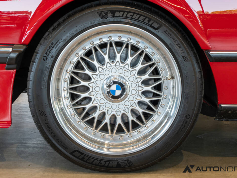 Image 19/51 of BMW M 635 CSi (1985)