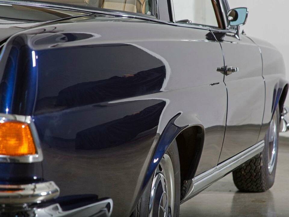 Imagen 13/34 de Mercedes-Benz 280 SE 3,5 (1969)