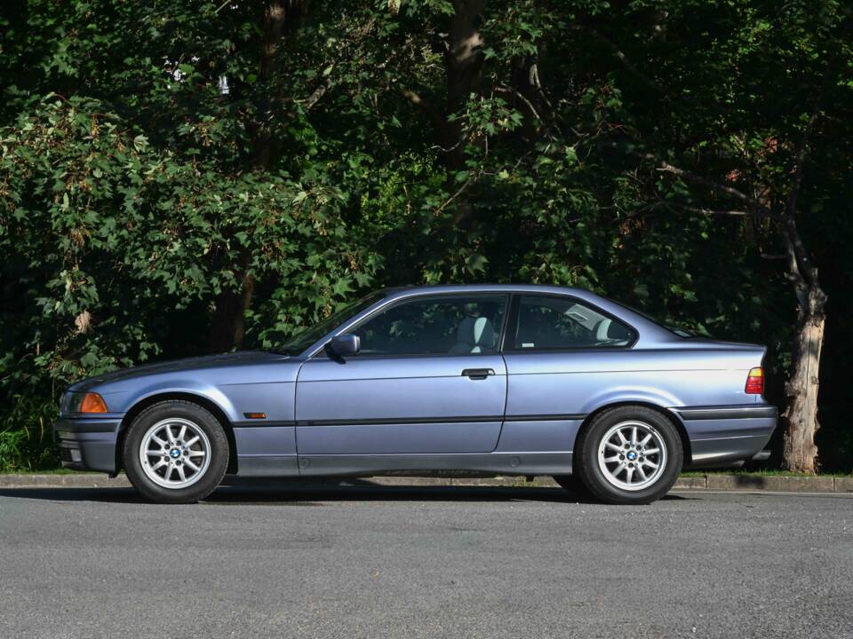 Imagen 2/47 de BMW 328i (1995)