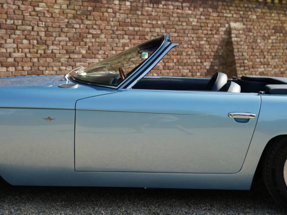 Image 14/50 de Lamborghini 400 GT (1967)