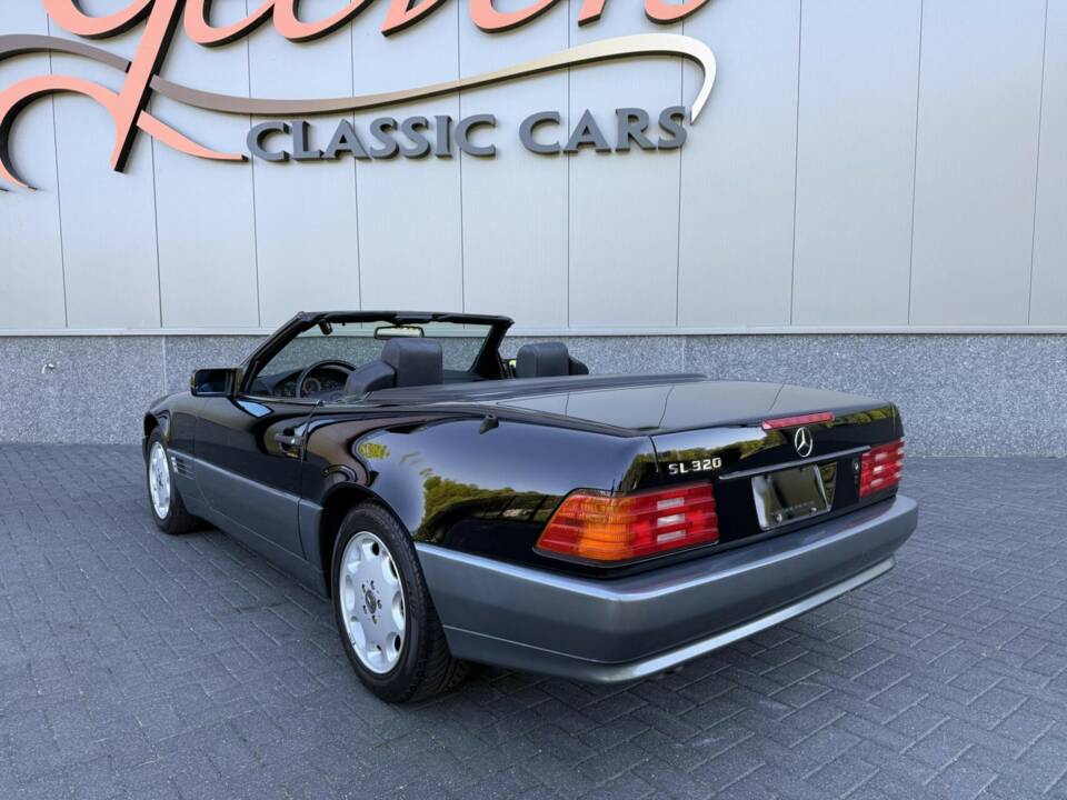 Image 8/46 of Mercedes-Benz SL 320 (1995)