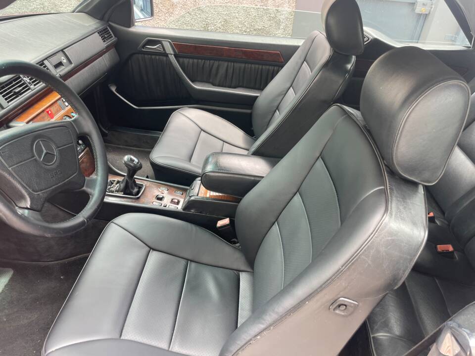 Immagine 5/6 di Mercedes-Benz E 200 (1994)