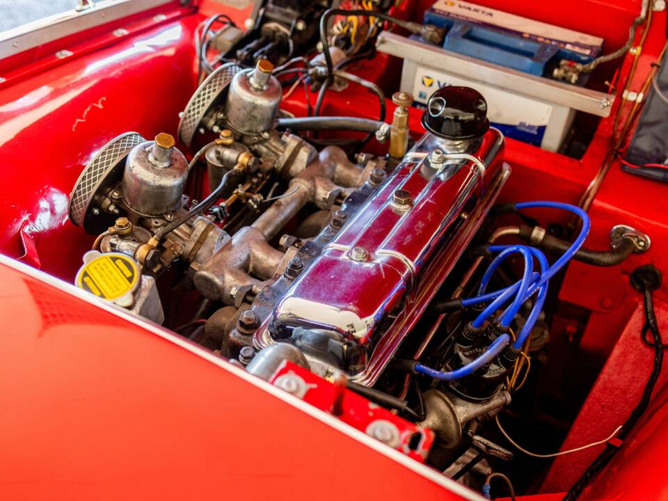 Image 25/50 of Triumph TR 3 (1956)