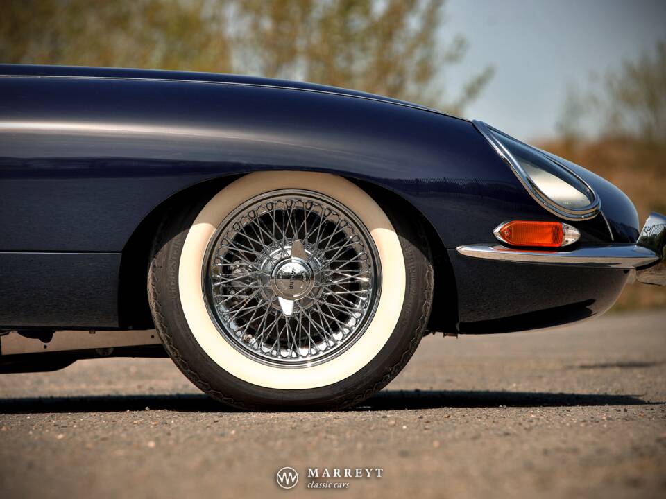 Image 33/80 de Jaguar Type E 4.2 (1966)