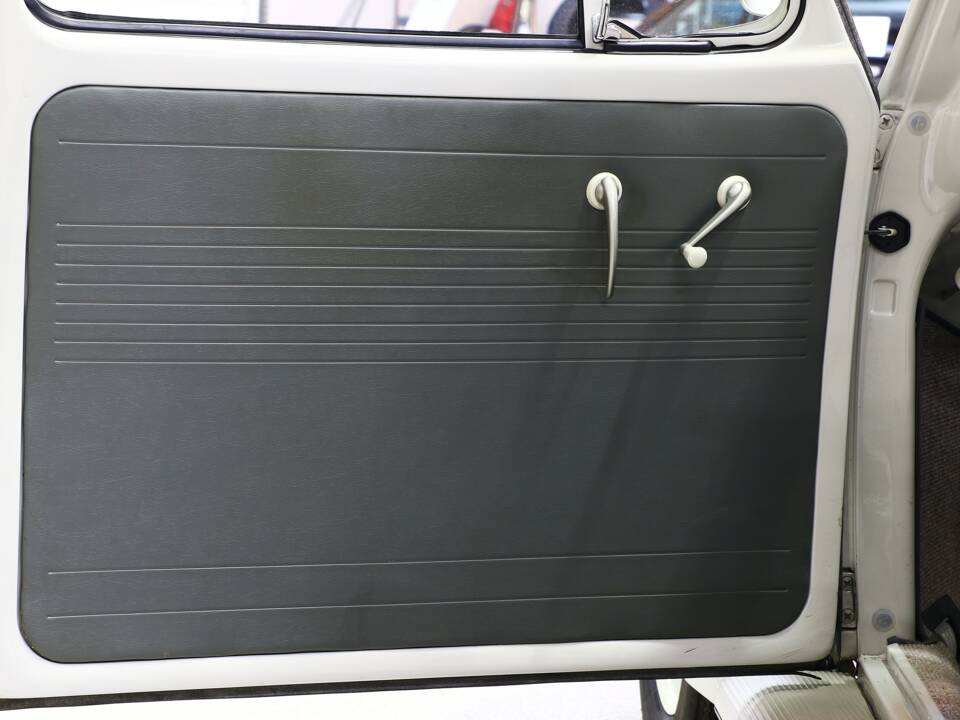 Image 17/39 of Volkswagen Escarabajo 1200 A (1965)