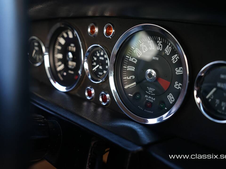 Image 8/22 of Aston Martin DBS (1972)