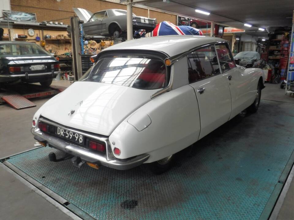 Bild 3/50 von Citroën DS 20 A (1972)