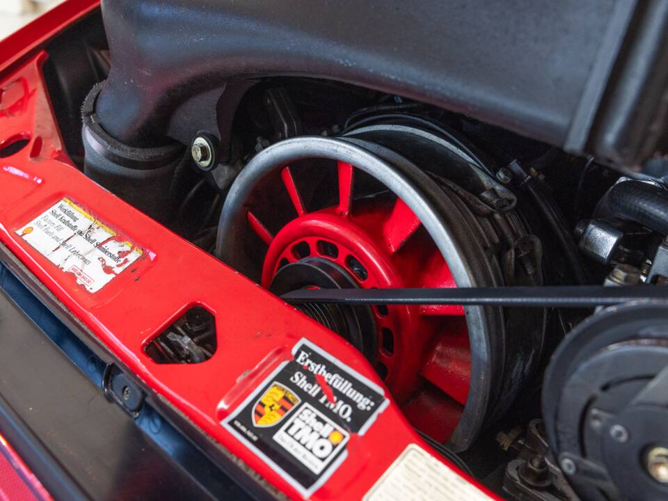 Image 30/32 of Porsche 911 Turbo 3.3 (1992)