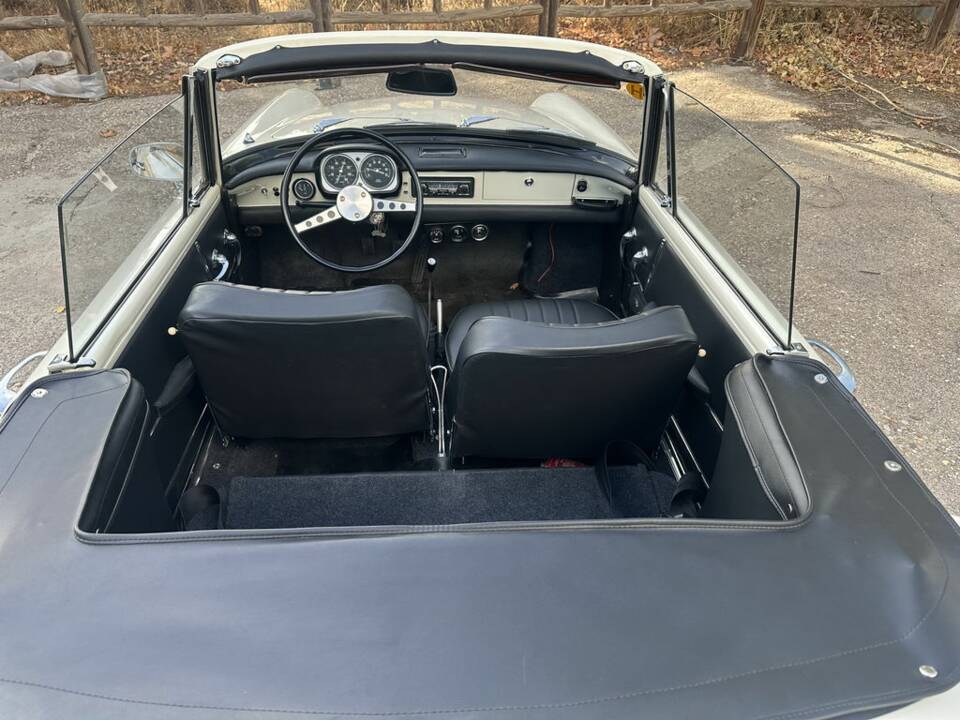 Bild 2/8 von Renault Caravelle 1100 (1966)