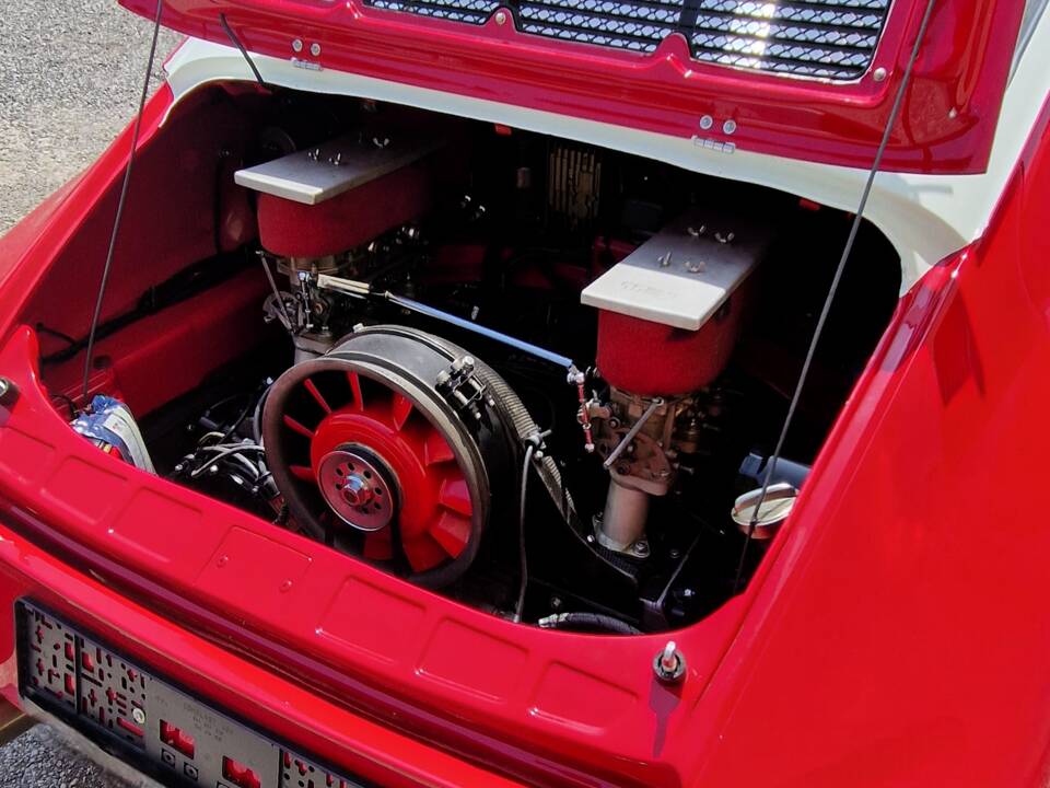 Image 15/31 of Porsche 911 ST 2.2 (1969)