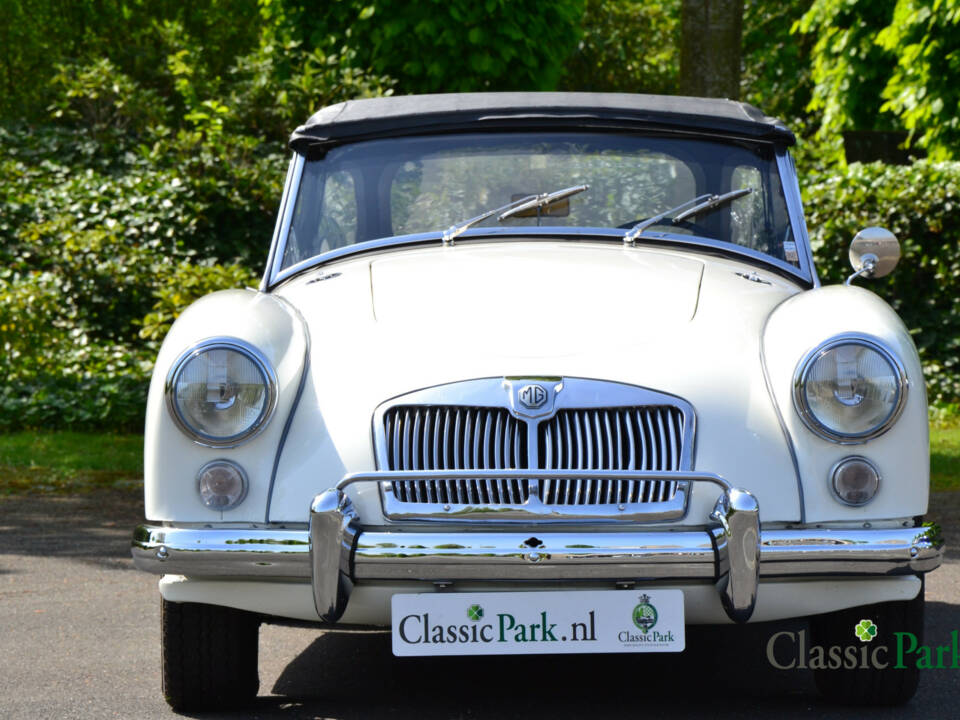 Image 23/50 de MG MGA 1600 (1960)