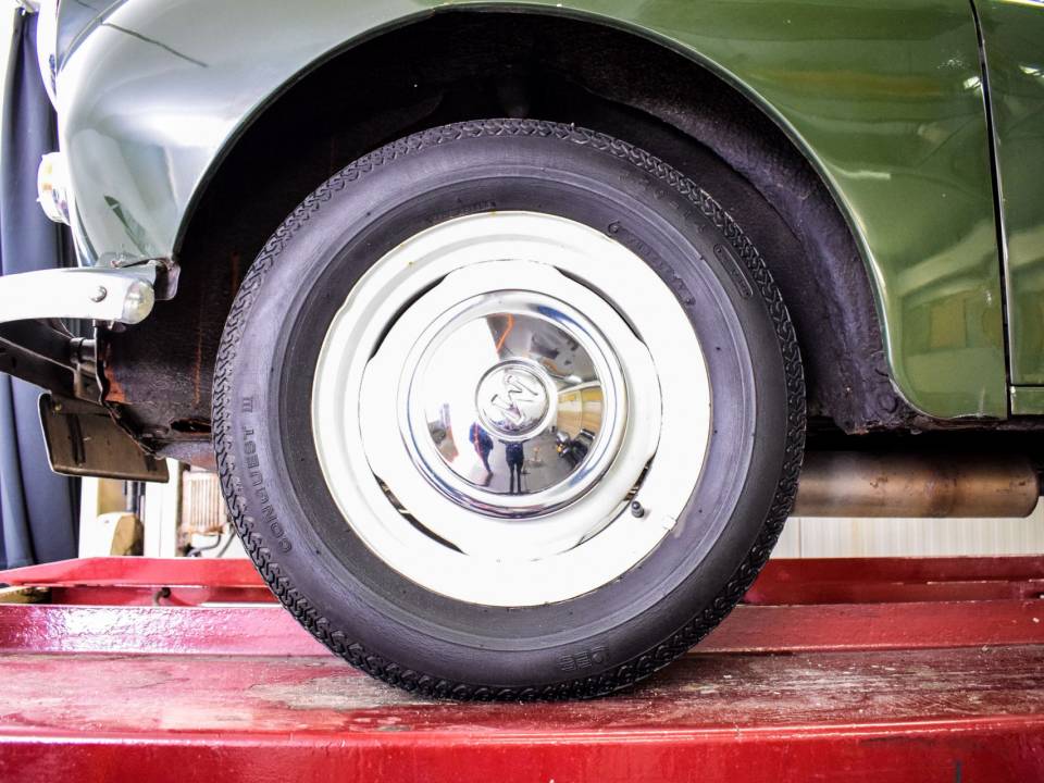 Image 48/50 of Morris Minor 1000 Traveller (1971)