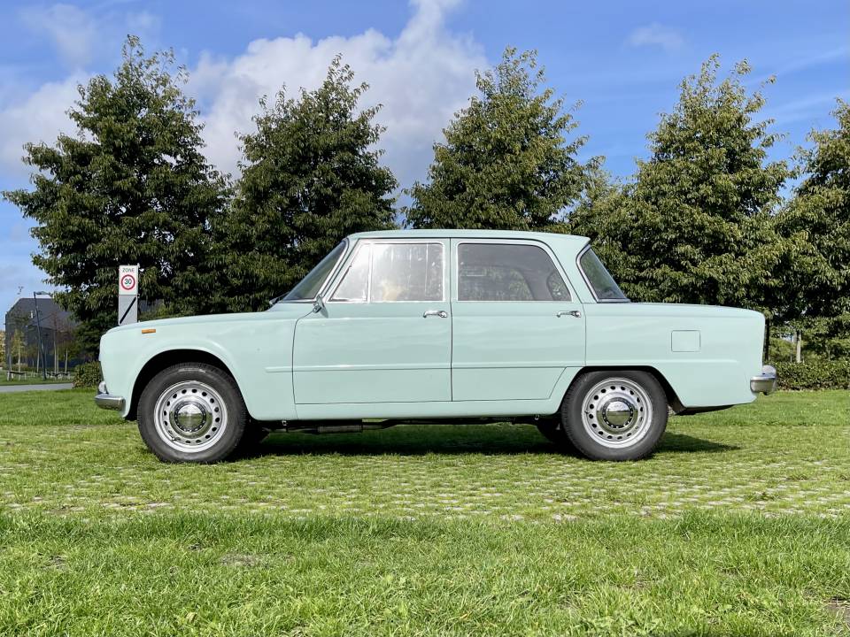 Image 9/26 de Alfa Romeo Giulia 1300 TI (1966)